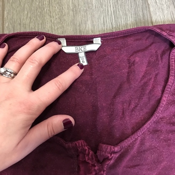 BKE The Buckle Soft Lived-in Look Henley Small - Picture 2 of 7